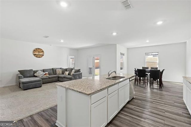 706 BENTWATER Way, Hoschton, GA 30548