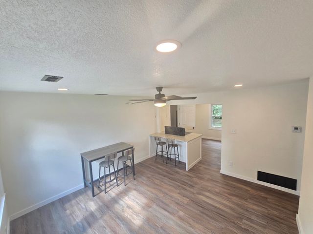 1144 S Pineridge, Wichita, KS 67218