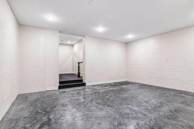 5224 Oaklawn Avenue, Edina, MN 55424