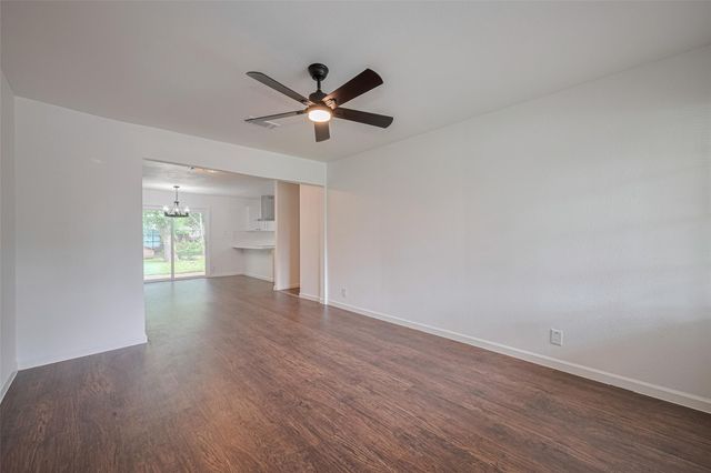 2112 Walnut Lane, Pasadena, TX 77502