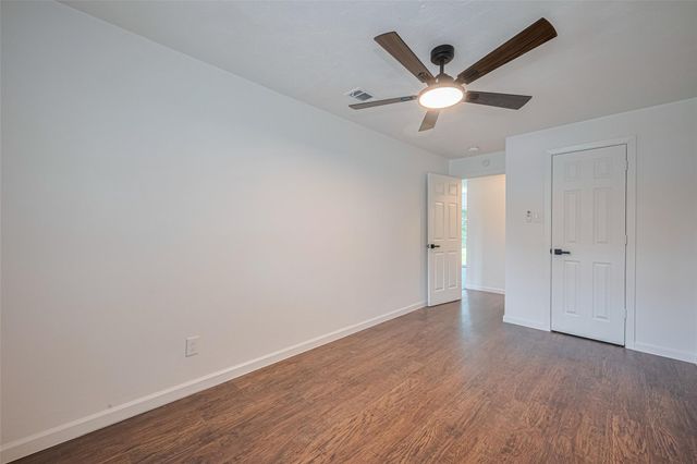 2112 Walnut Lane, Pasadena, TX 77502