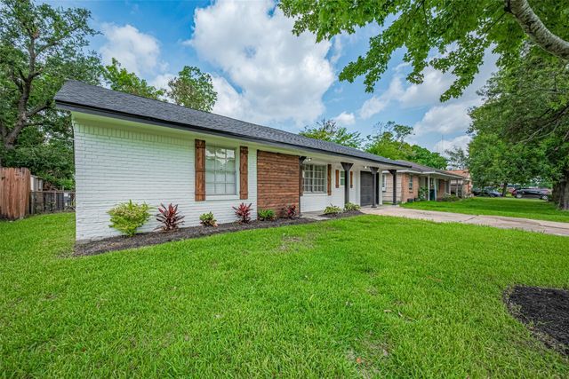 2112 Walnut Lane, Pasadena, TX 77502