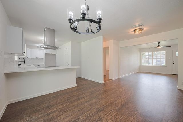 2112 Walnut Lane, Pasadena, TX 77502