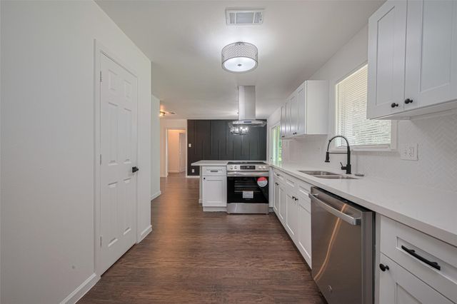 2112 Walnut Lane, Pasadena, TX 77502
