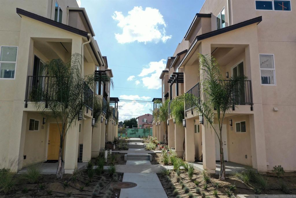 5282 Naranja Street 14, San Diego, CA 92114