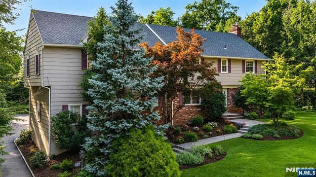 122 Crest Road, Ridgewood, NJ 07450