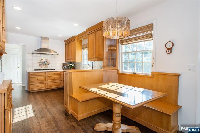 122 Crest Road, Ridgewood, NJ 07450