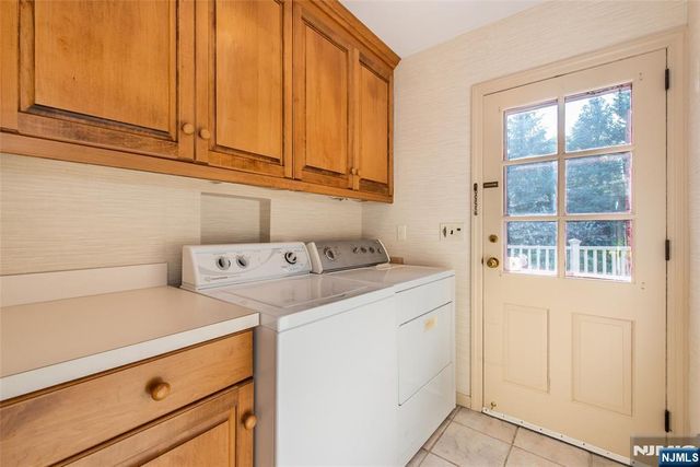 122 Crest Road, Ridgewood, NJ 07450