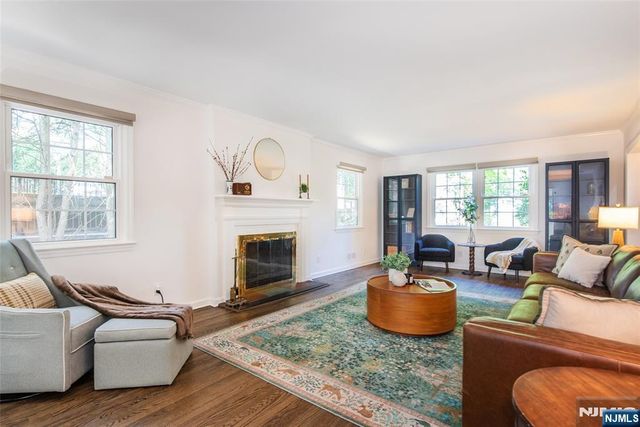 122 Crest Road, Ridgewood, NJ 07450