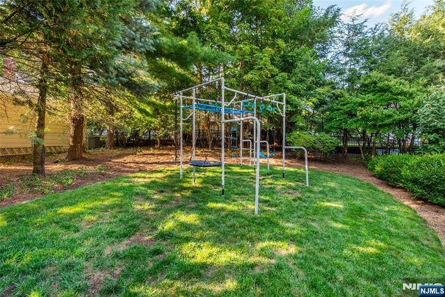 122 Crest Road, Ridgewood, NJ 07450