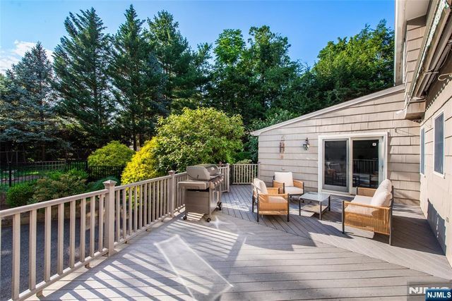 122 Crest Road, Ridgewood, NJ 07450