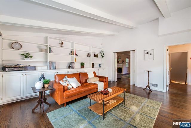 122 Crest Road, Ridgewood, NJ 07450