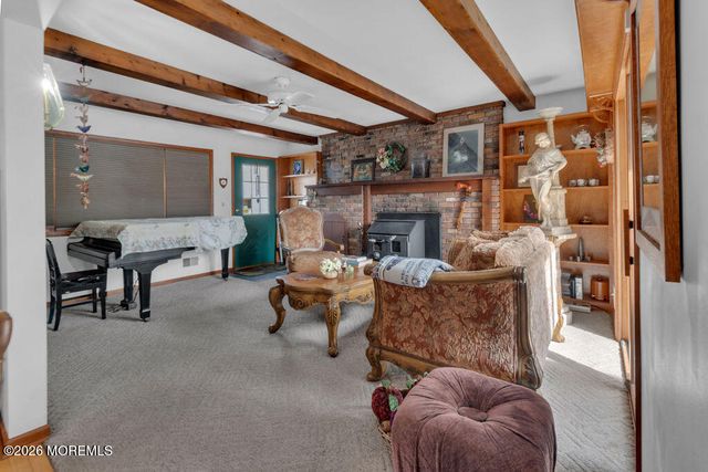 78 Nautilus Street, Beachwood, NJ 08722