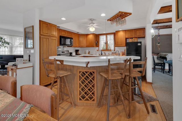 78 Nautilus Street, Beachwood, NJ 08722