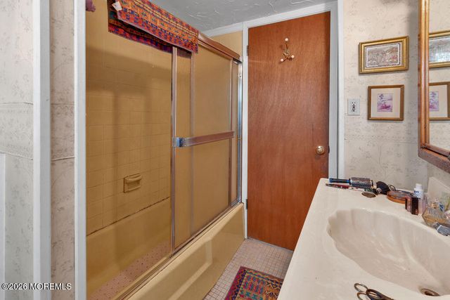 78 Nautilus Street, Beachwood, NJ 08722