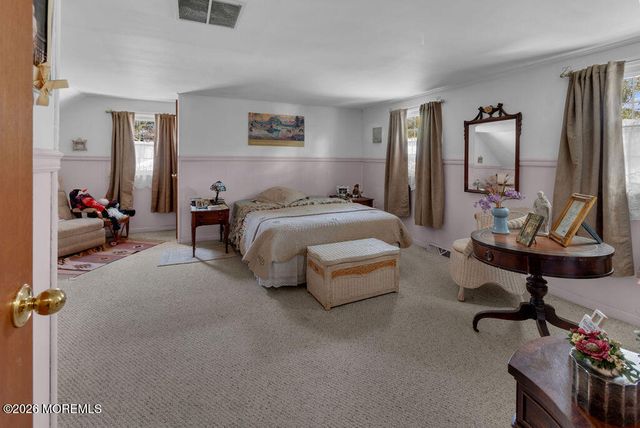 78 Nautilus Street, Beachwood, NJ 08722