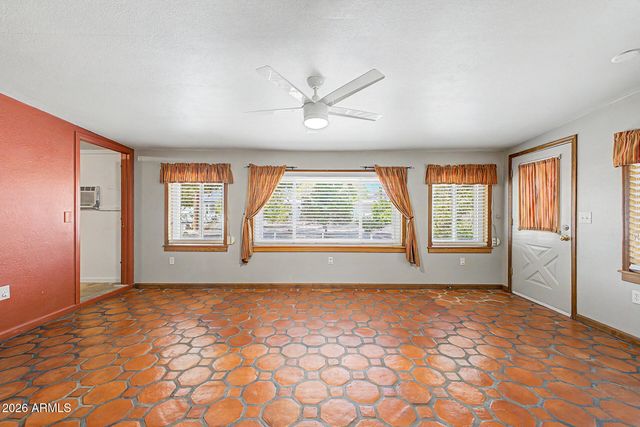 10260 W DESERT HILLS Drive, Sun City, AZ 85351