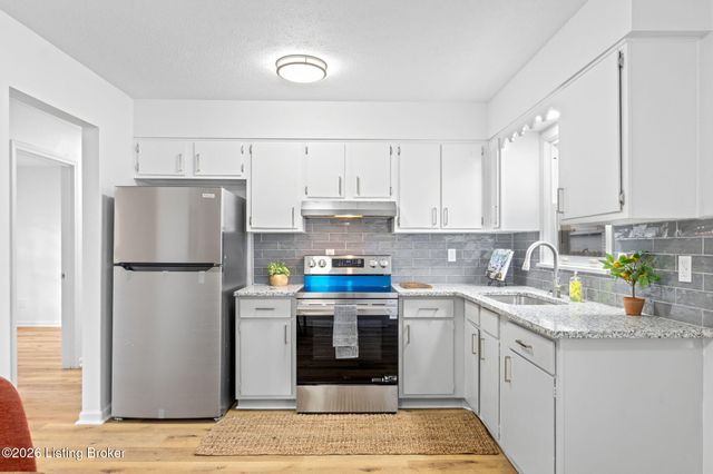 2709 Melvin Ct, Louisville, KY 40216