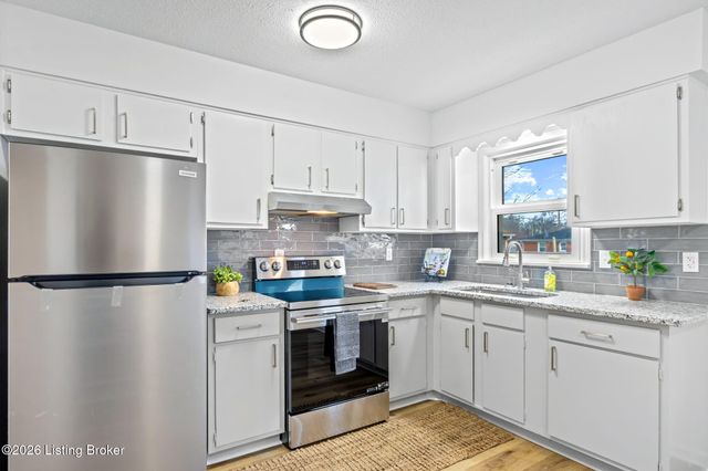 2709 Melvin Ct, Louisville, KY 40216