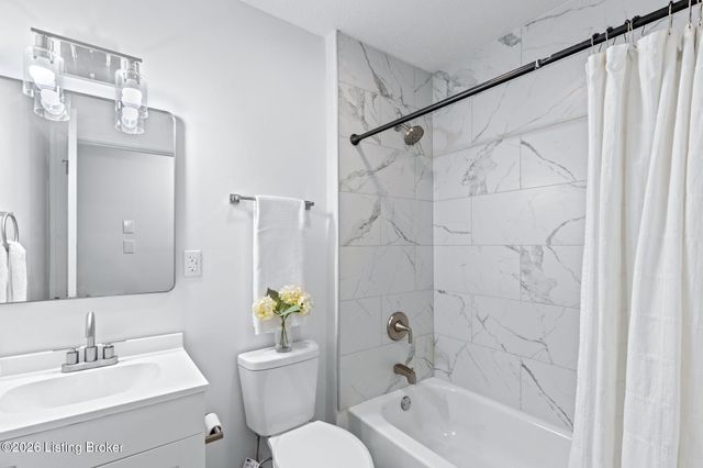 2709 Melvin Ct, Louisville, KY 40216