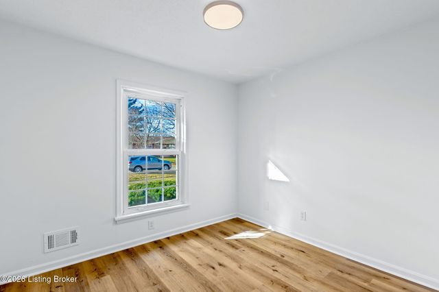 2709 Melvin Ct, Louisville, KY 40216