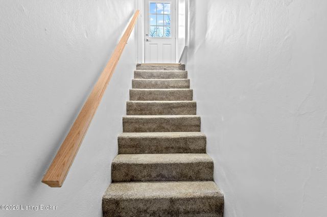 2709 Melvin Ct, Louisville, KY 40216