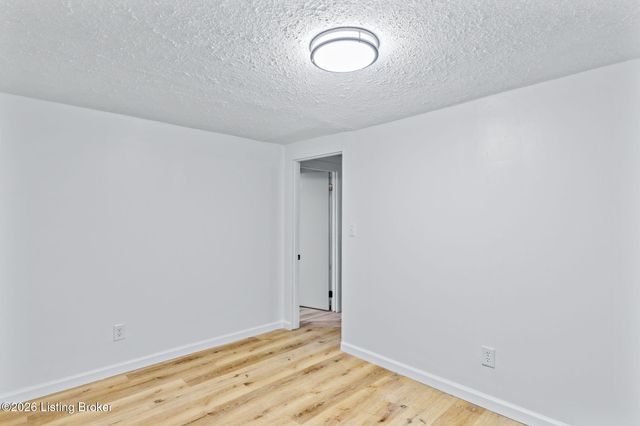 2709 Melvin Ct, Louisville, KY 40216