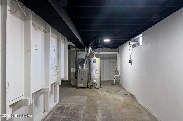 2709 Melvin Ct, Louisville, KY 40216