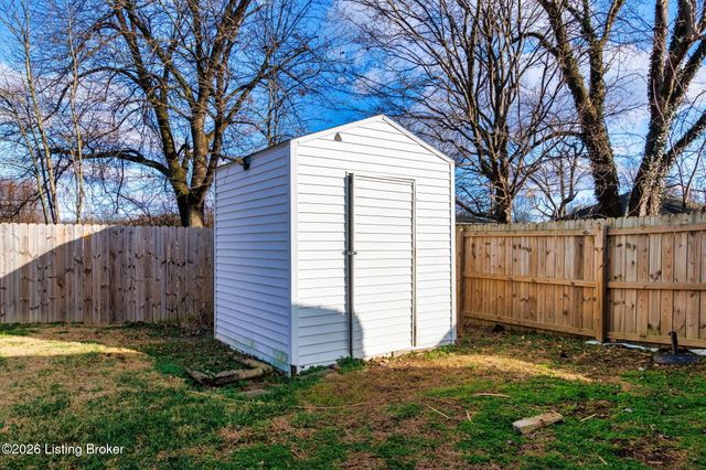 2709 Melvin Ct, Louisville, KY 40216