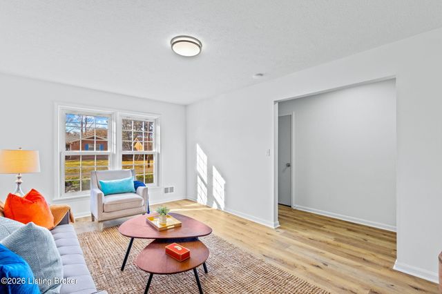 2709 Melvin Ct, Louisville, KY 40216