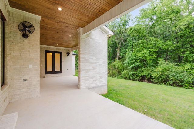 5008 Castaway Bay Dr, Benton, AR 72019