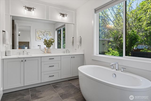 11427 115th Avenue NE, Kirkland, WA 98033
