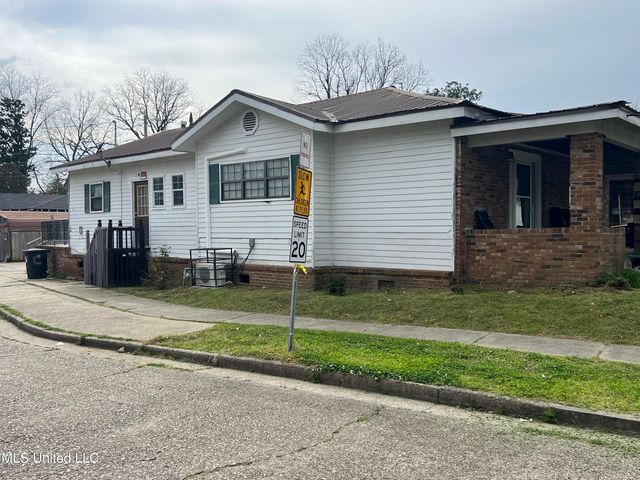 720 Mattingly Street, Vicksburg, MS 39180