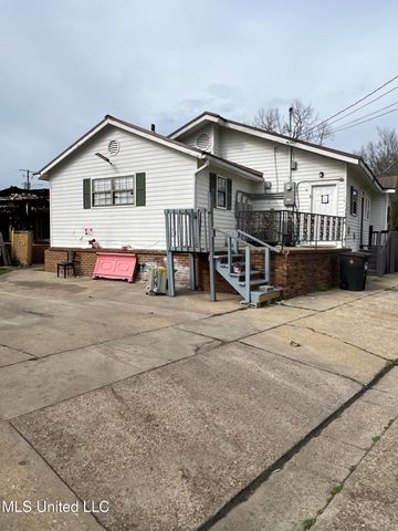 720 Mattingly Street, Vicksburg, MS 39180