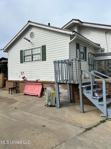 720 Mattingly Street, Vicksburg, MS 39180