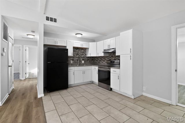 9732 Cambria Drive, St Louis, MO 63136