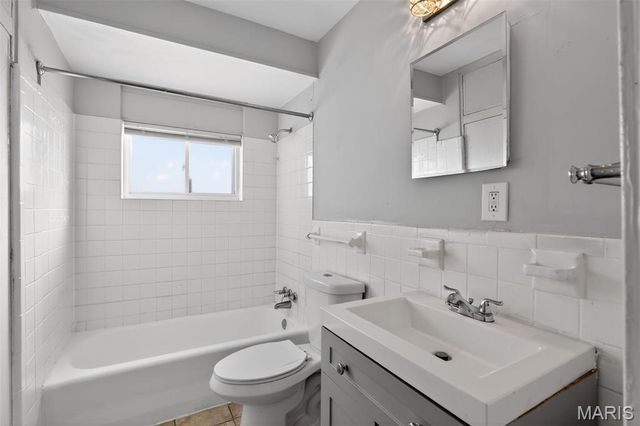 9732 Cambria Drive, St Louis, MO 63136