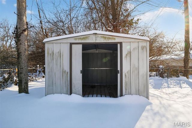 9732 Cambria Drive, St Louis, MO 63136