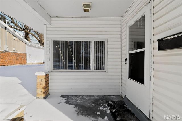 9732 Cambria Drive, St Louis, MO 63136