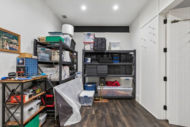 1306 Morrow Road, Valley View, TX 76272
