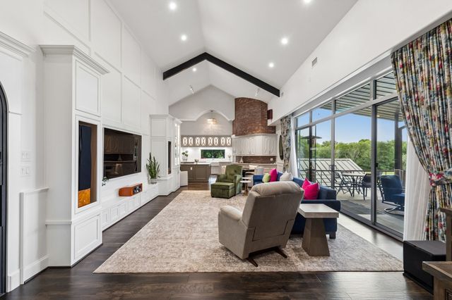 1306 Morrow Road, Valley View, TX 76272