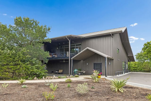 1306 Morrow Road, Valley View, TX 76272