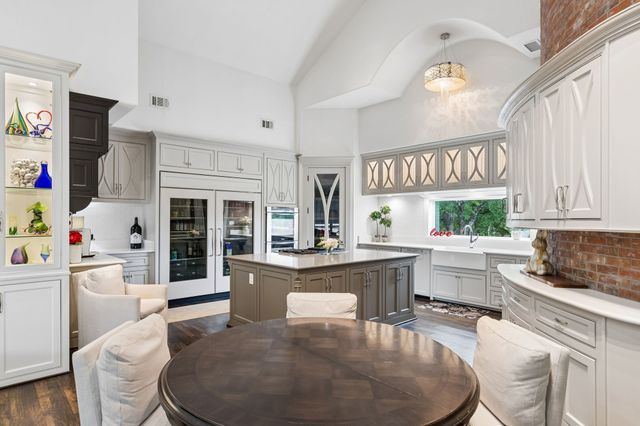 1306 Morrow Road, Valley View, TX 76272