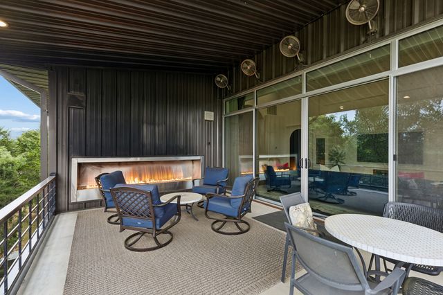 1306 Morrow Road, Valley View, TX 76272