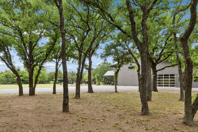 1306 Morrow Road, Valley View, TX 76272