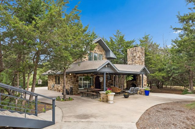 1306 Morrow Road, Valley View, TX 76272