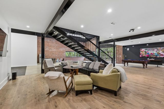 1306 Morrow Road, Valley View, TX 76272