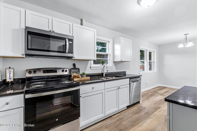 8011 Zelma Fields Ave, Louisville, KY 40228