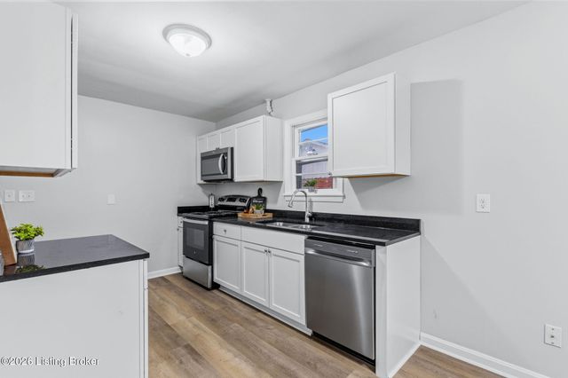 8011 Zelma Fields Ave, Louisville, KY 40228