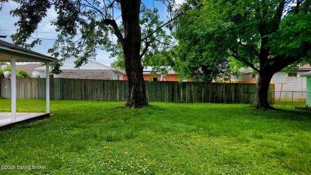 8011 Zelma Fields Ave, Louisville, KY 40228